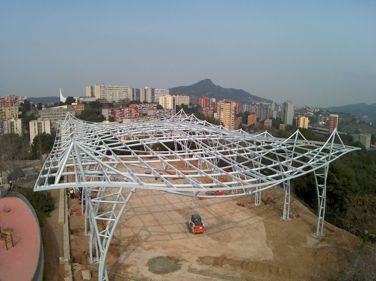 Estructura metálica para polideportivo en perfiles estructurales S355JR para nuevo polideportivo